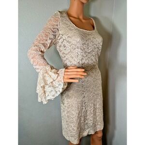ONYX Nite Lace Cocktail Dress Stretch Lined Bell Sleeves Cream Size‎ 8 USA